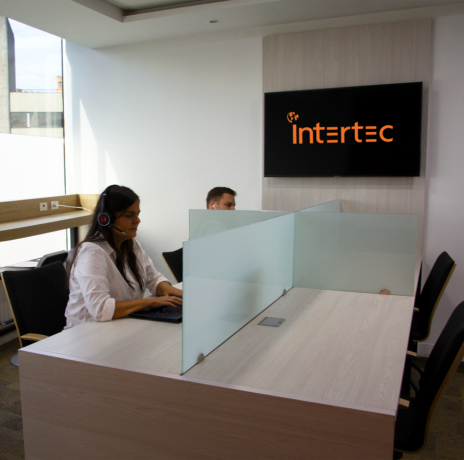 Intertec Columbia_People_2_Cropped